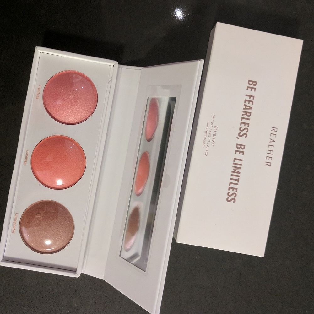 Realher blush palette